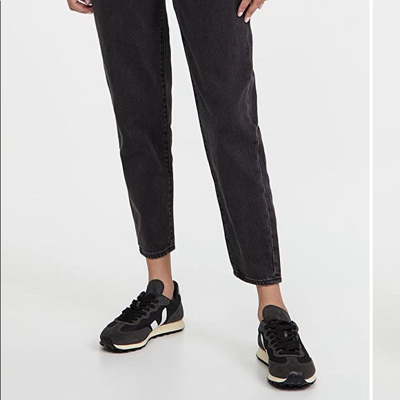 Levi’s high loose tapered jeans. Worn only once - Picture 2 of 6